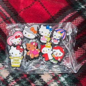 Hello Kitty Shoe Charms Set- NWOT🎉